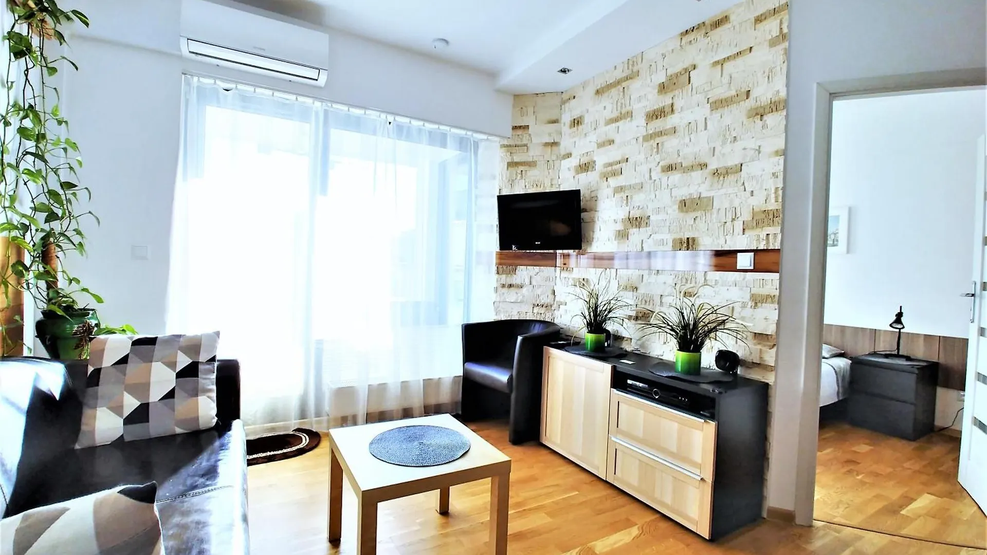 Wilanow Apartment contacts